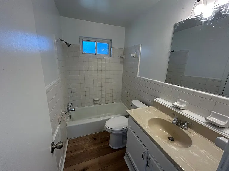 1085 Berrywood Ave — Photo 5