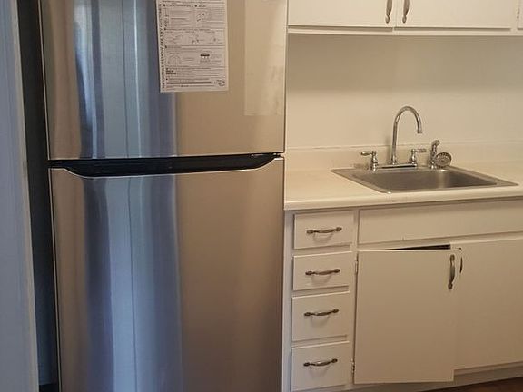 5th image of 565 S Norfolk St APT 5