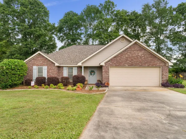 18 Cobblestone Dr, Sumrall, MS 39482