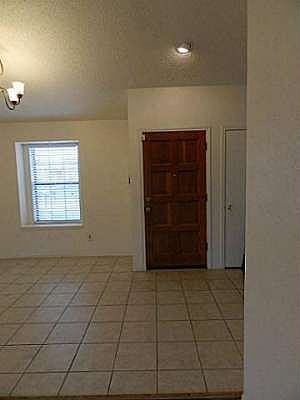 3rd image of 1749 Clarendon Dr