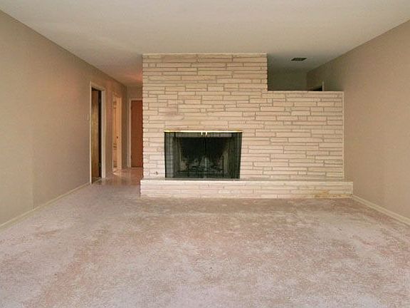 2nd image of 2318 Briarwood Dr