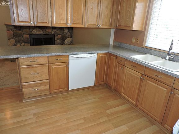 4th image of 4178 Whispering Oak Dr