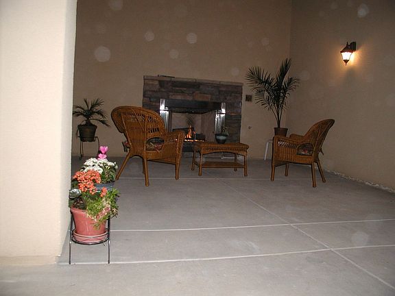 Courtyard w/Fireplace