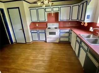 140 Private Road 794, Donie, TX 75838