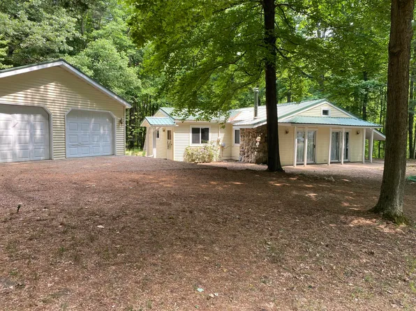 11722 Cherry Dr, Lakeview, MI 48850