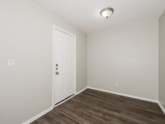5th image of 720 Emberwood Dr