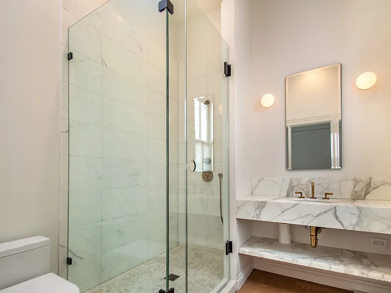 2381 Bush St — Photo 44