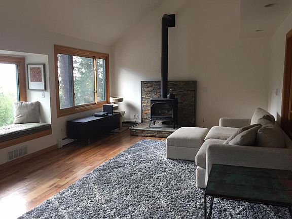 4th image of 601 Matterhorn Dr