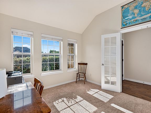 5th image of 501 Hubbard Cir