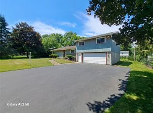 330 Ashbourne Rd, Rochester, NY 14618
