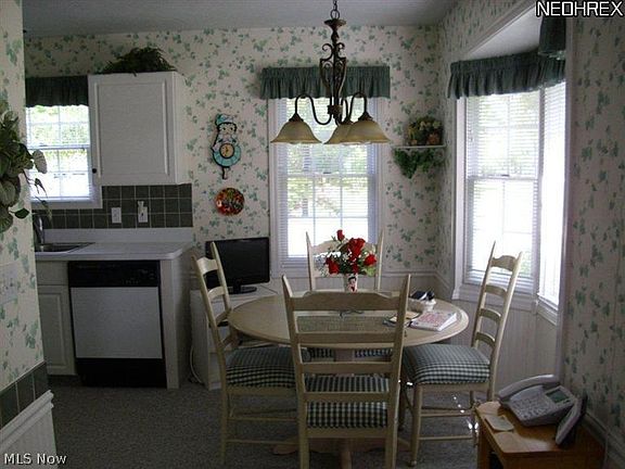 4th image of 20271 Berkshire Cir