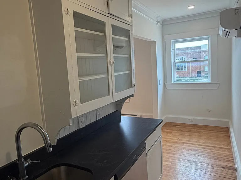 413 Euclid Ave #203 — Photo 7