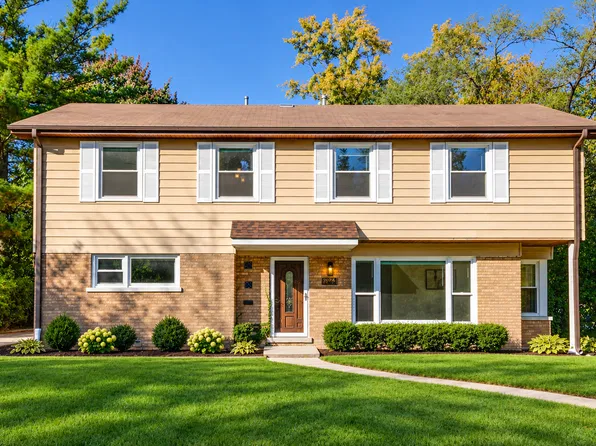 2272 Asbury Rd, Northbrook, IL 60062