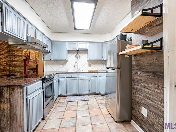 4th image of 10651 Downey Dr