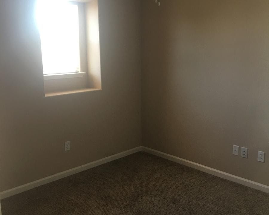 2nd image of 2211 Cabana Ln