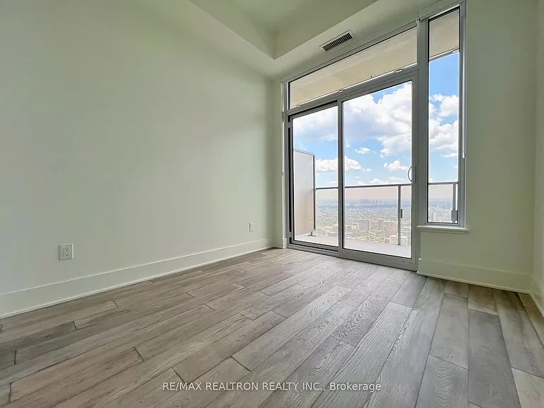 11 Yorkville Ave #6101 — Photo 14