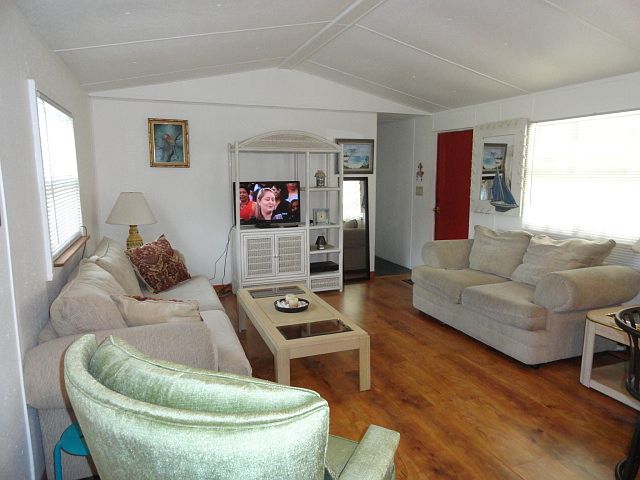 1st image of 872 Egret Ln