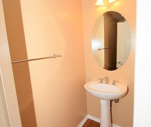 4th image of 242 Riverdale Ct APT 823