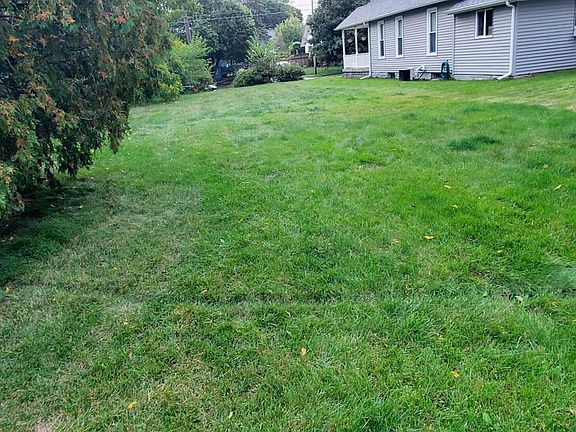 4th image of 1819 Coit Ave NE