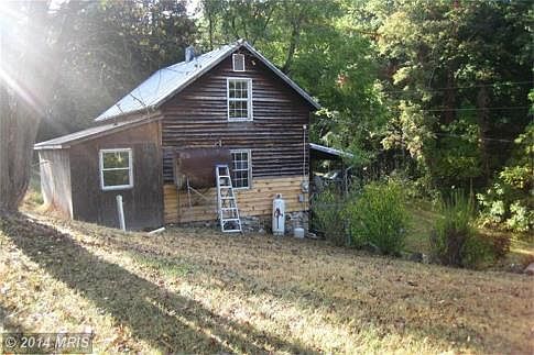 3rd image of 849 Walkers Chapel Ln