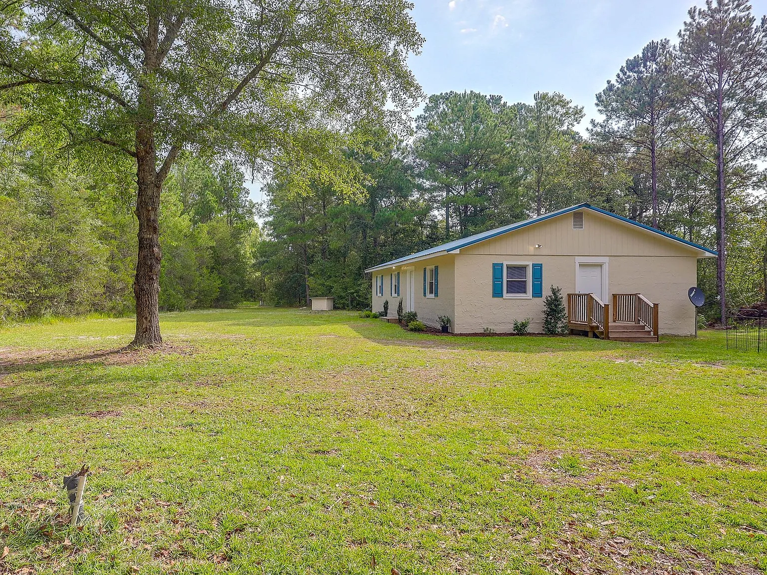 2 bed, 1.5 bath, 1392 sqft, $1,800 — Photo 2