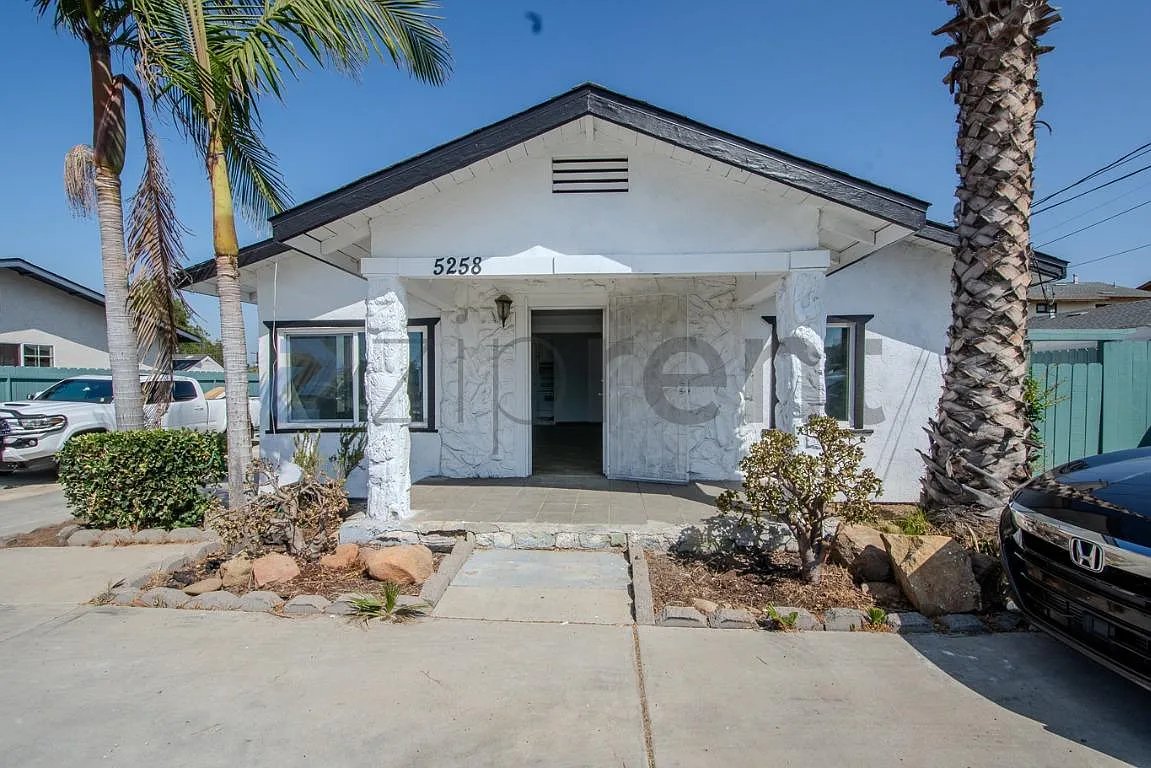 3 bed, 1200 sqft, $3,050 — Photo 3