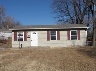 4742 Oak Grove Rd, Kansas City, KS 66106