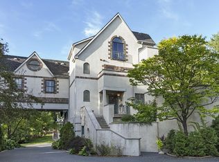 2400 Thomas Ln, Minneapolis, MN 55405