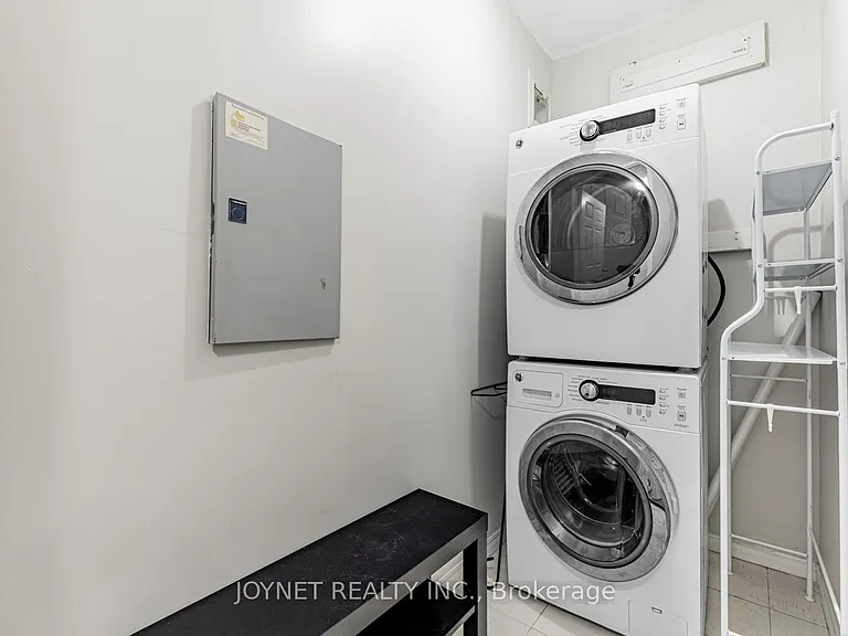 7 Bishop Ave #2205 — Photo 28