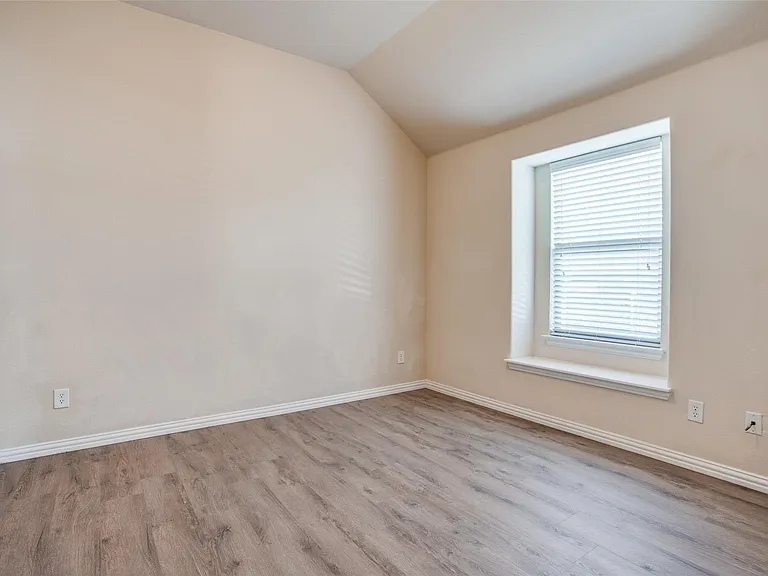 700 Golden Nugget Dr — Photo 6