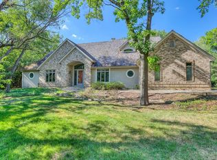 N16W30896 Woodland Hill Dr, Delafield, WI 53018