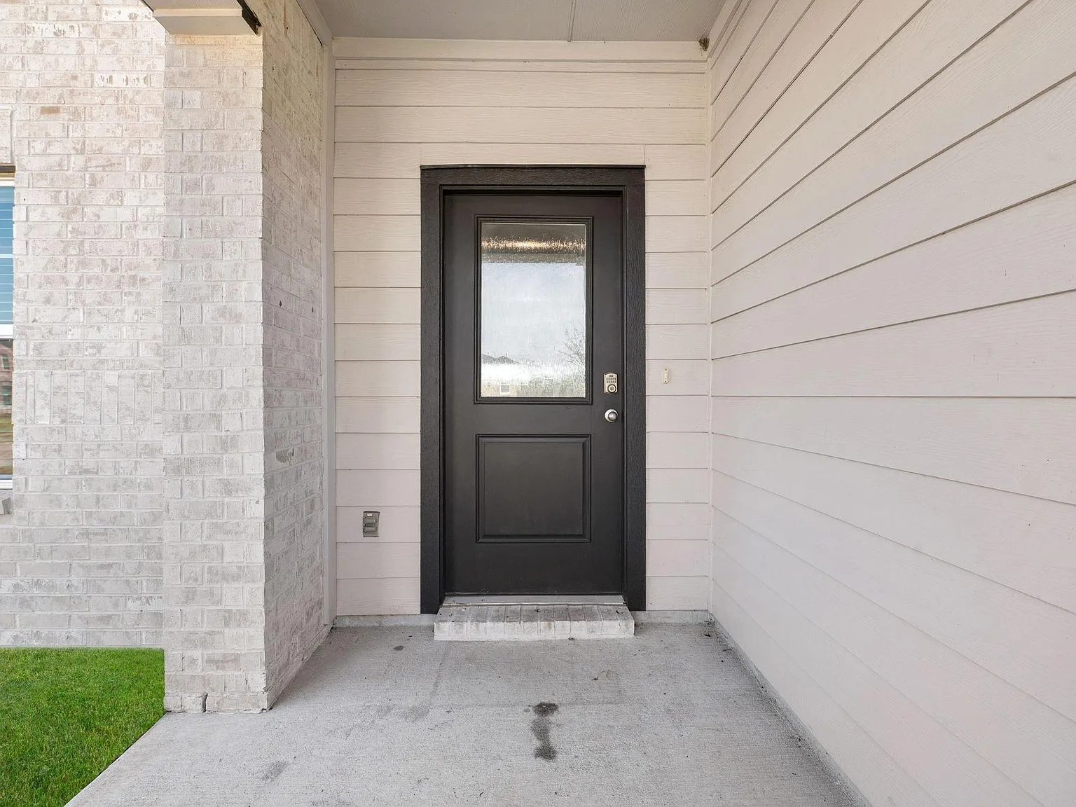 4 bed, 3.0 bath, 3028 sqft, $2,650 — Photo 3