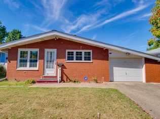 662 Edlawn St, Wood River, IL 62095