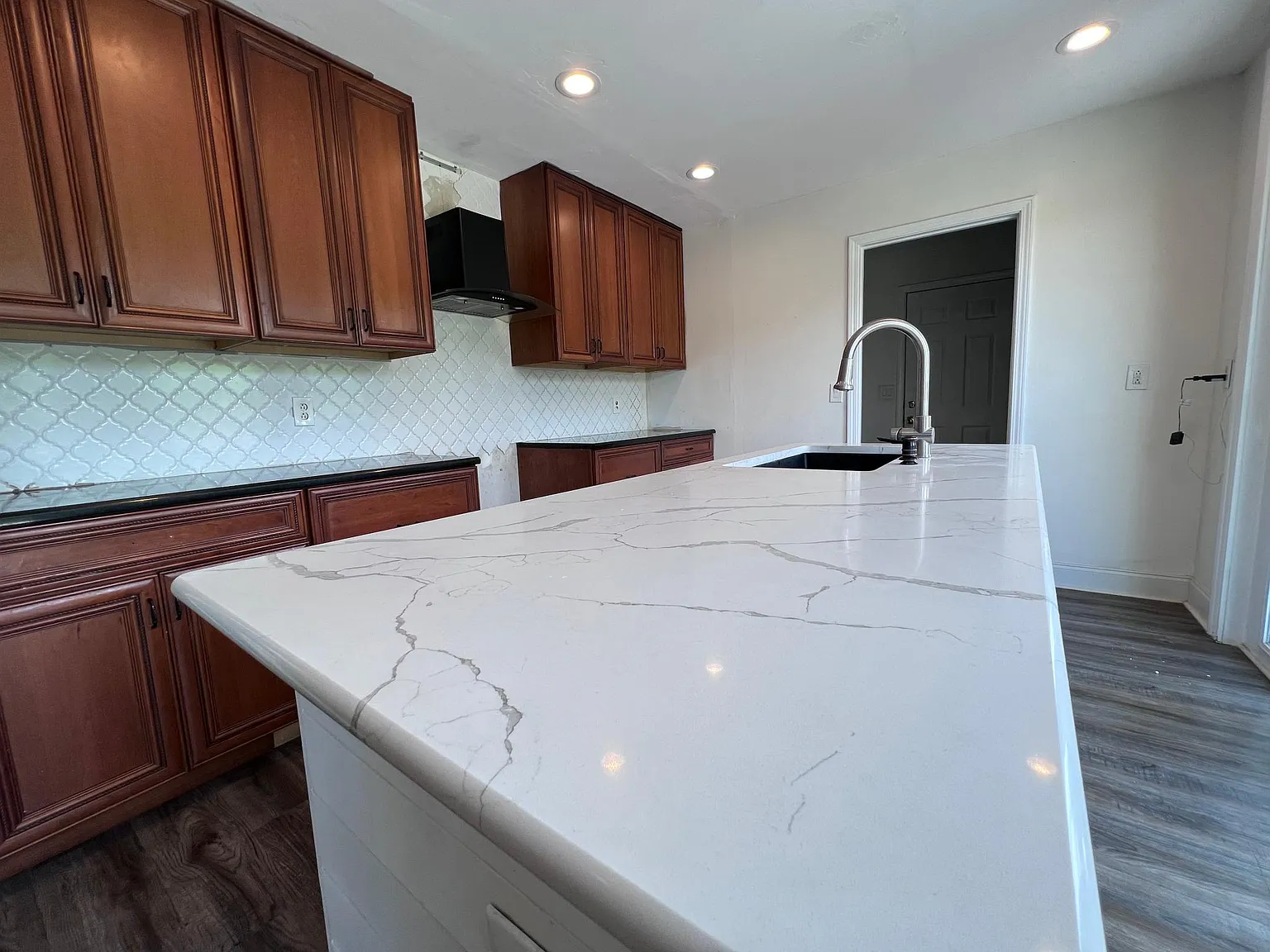 3 bed, 2.5 bath, 1424 sqft, $2,200 — Photo 2