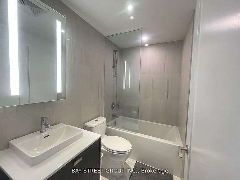 470 Front St W #1010 — Photo 8