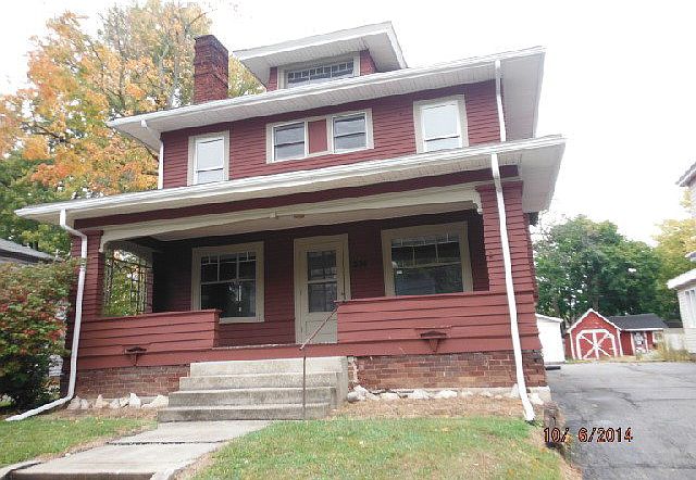 1st image of 304 W 4th St