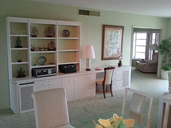 5th image of 3150 N Palm Aire Drive #PH910