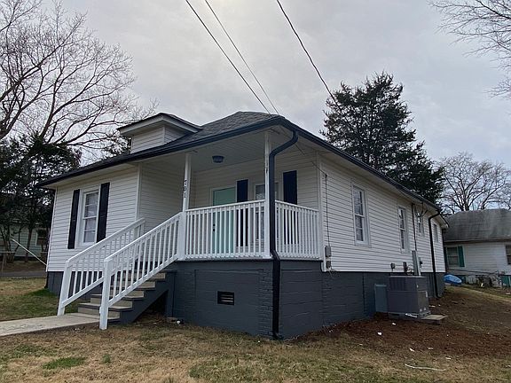 2nd image of 701 N Pear St