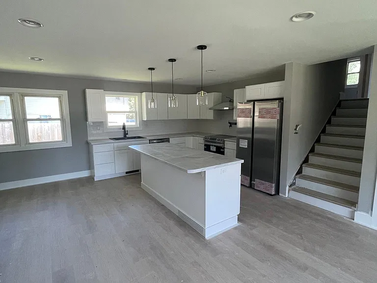 903 Chelsea Pl — Photo 4