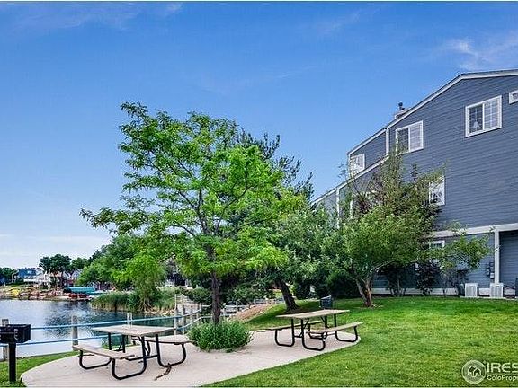 Outdoor picnic area - unit can be seen to the right - top floor.