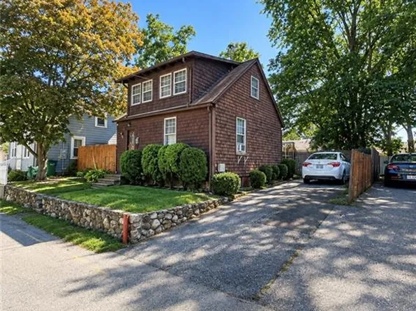 73 Long St, East Greenwich, RI 02818