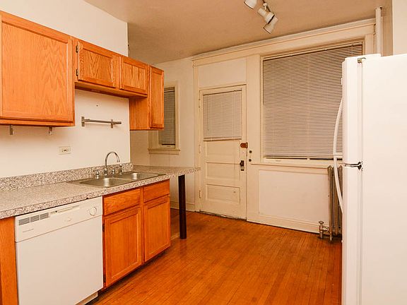2nd image of 1483 W Farragut Ave APT 1