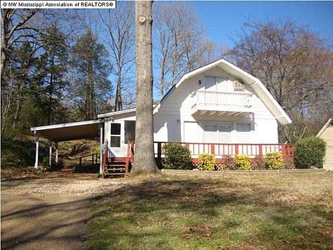 2nd image of 714 Thunderbird Dr S