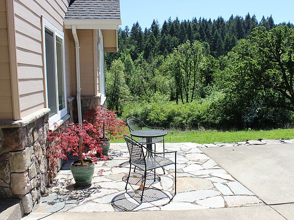 front exterior sitting area