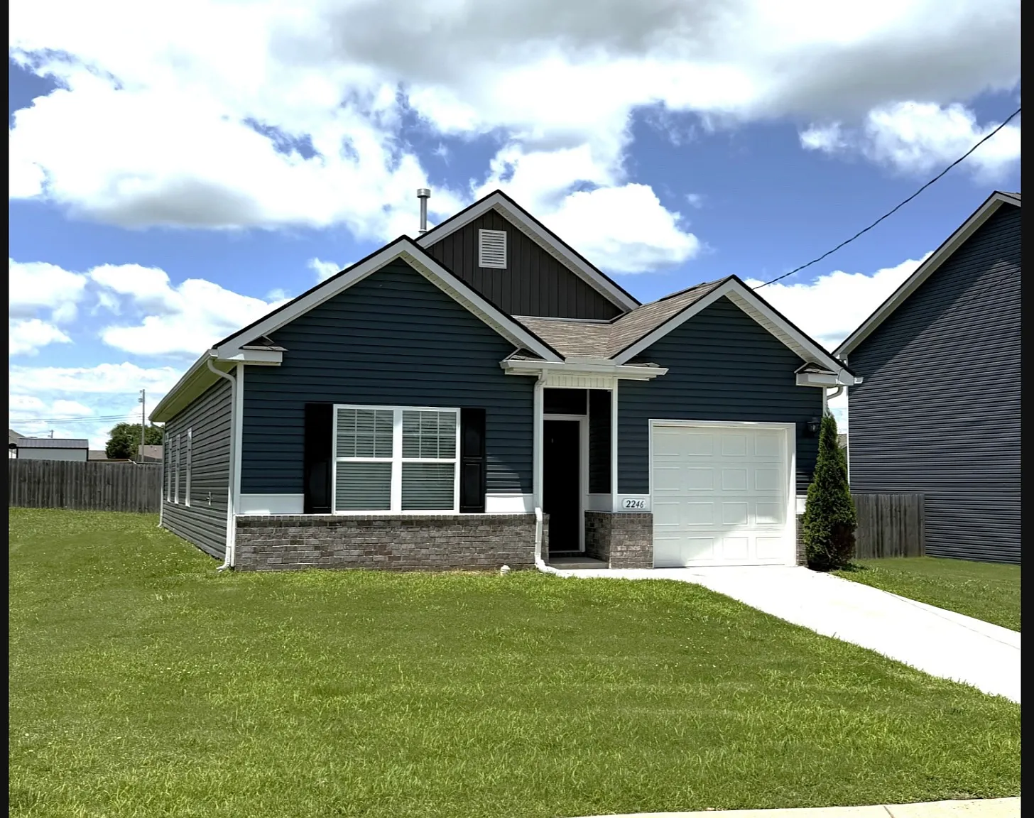 3 bed, 1308 sqft, $2,000 — Photo 1