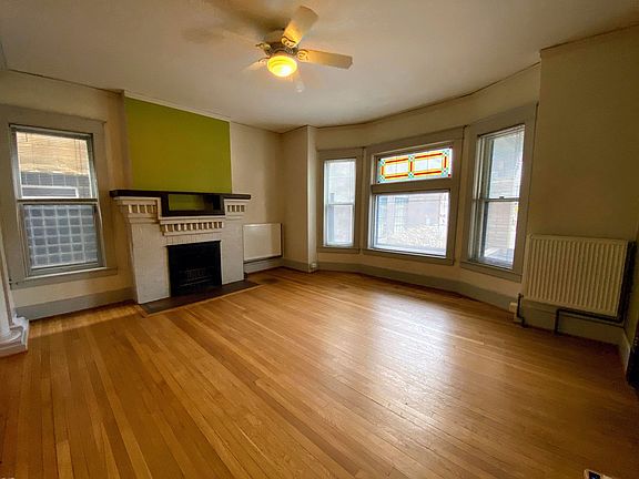 3rd image of 1448 Lake Dr SE APT 2