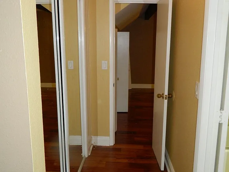 266 Orienta Point — Photo 23