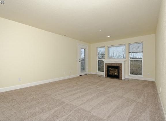 4th image of 520 SE Columbia River Dr APT 210