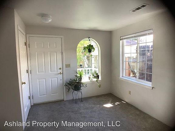 3rd image of 2928 Diane St