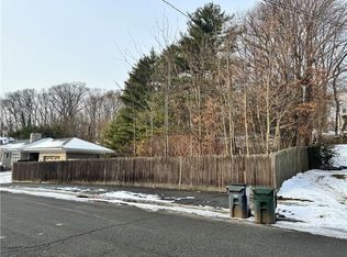 116 Longwood Ave, Providence, RI 02908
